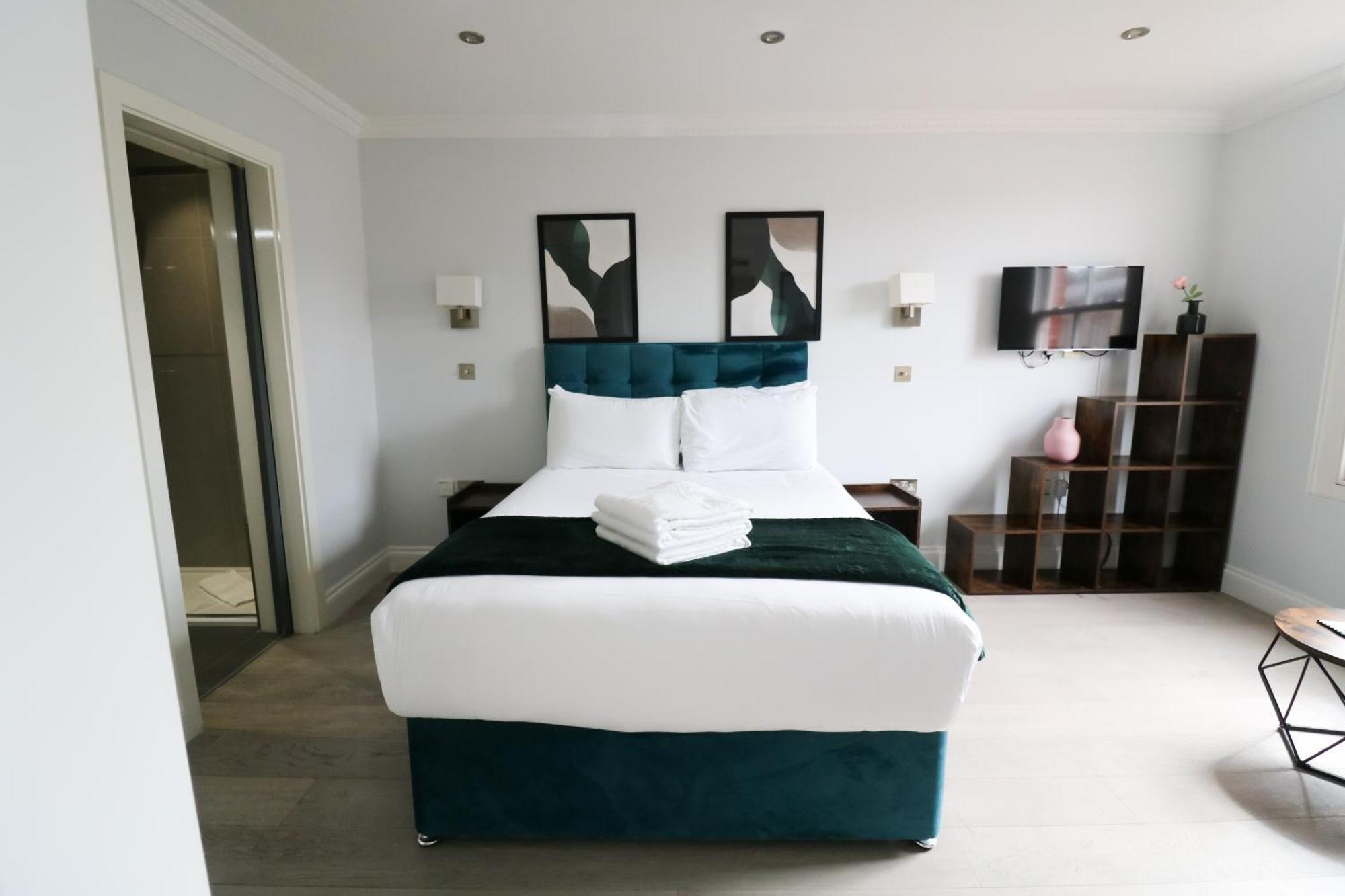 High Street Kensington By Viridian * London